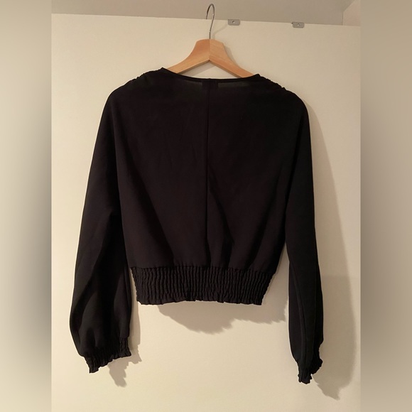 Wilfred Black Long Sleeve V Neck Crop Blouse Size Small - Picture 2 of 4